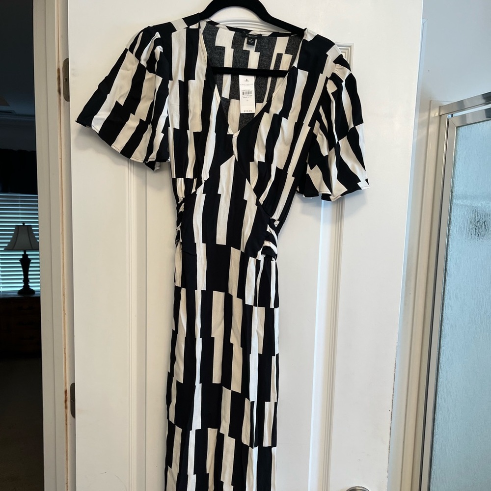 Ann Taylor Factory black & white dress